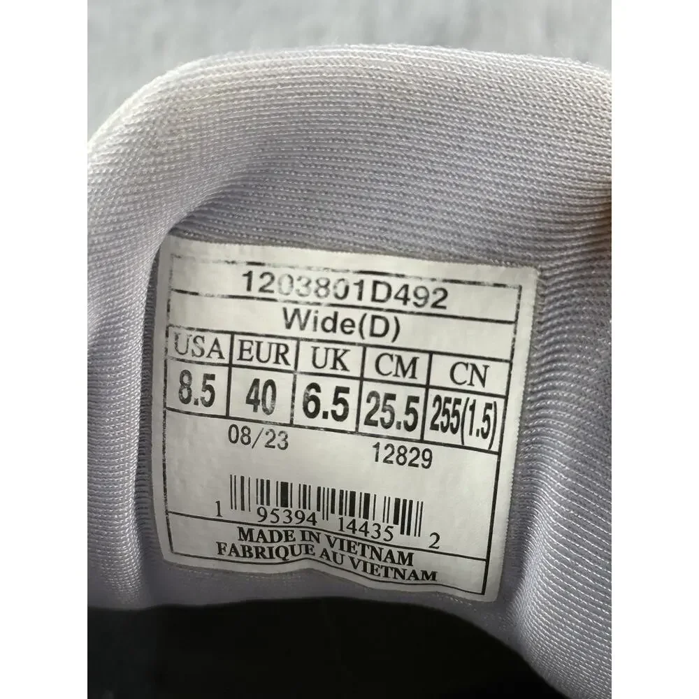 Brooks up sale